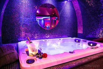 Image de L'Insolite Spa Privatif : Love Room avec spa privatif, Love hôtel, séjour ou week-end romantique, à Toulouse et Albi