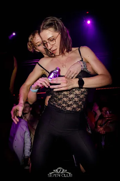 Image de SE7EN CLUB 77